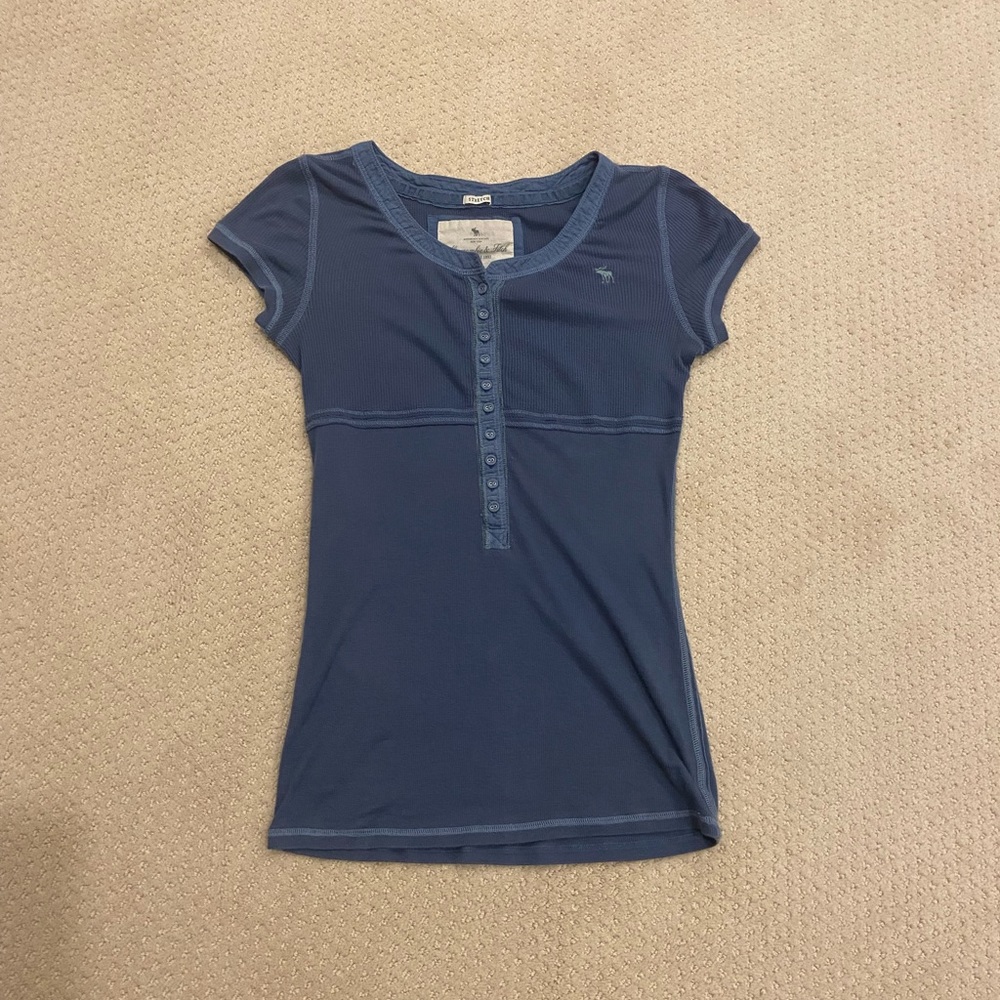 ABERCROMBIE & FITCH Y2K BLUE BUTTONED SHORT SLEEVE TOP